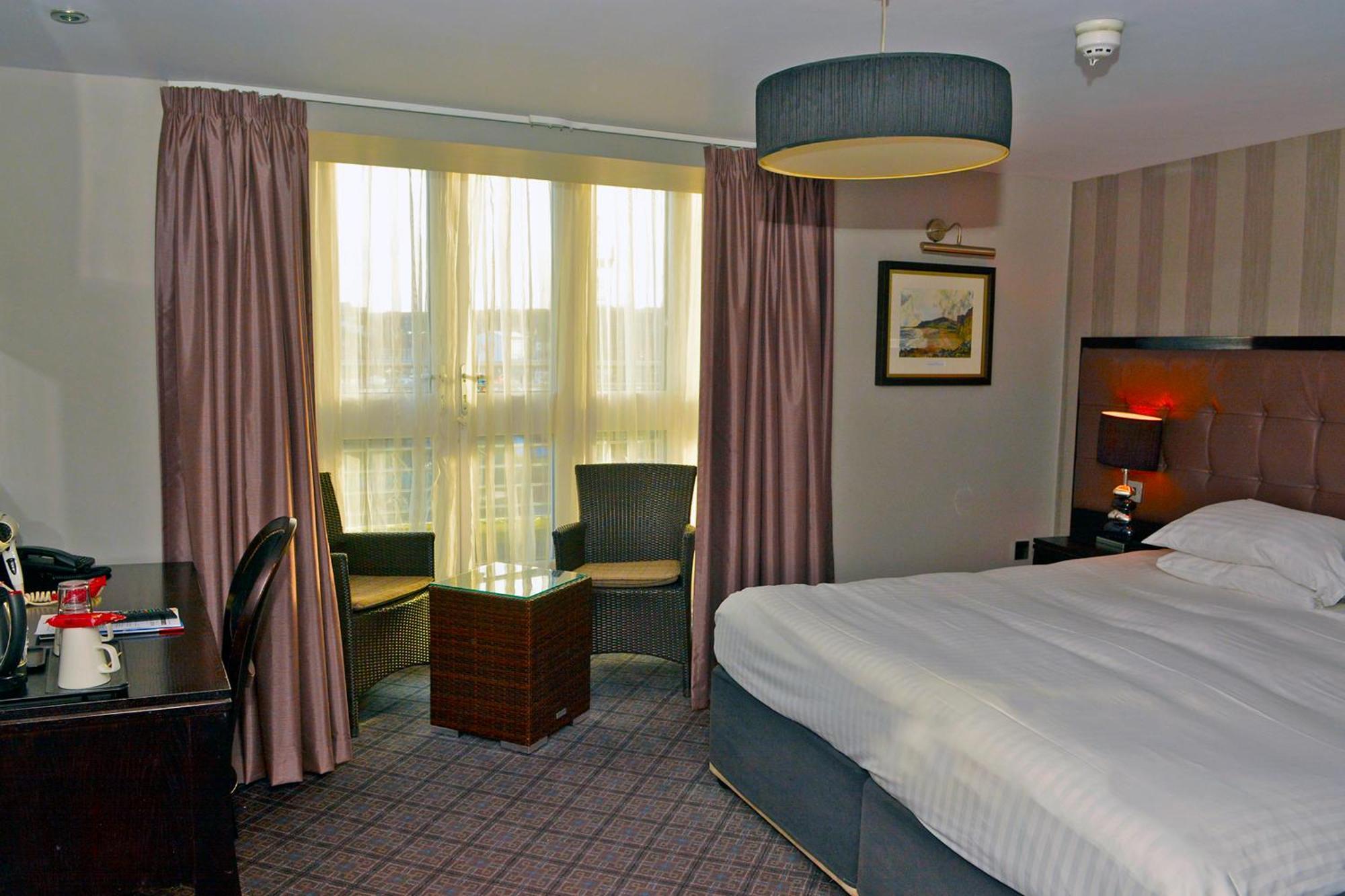 The Angel Hotel Wetherspoon Уитби Экстерьер фото