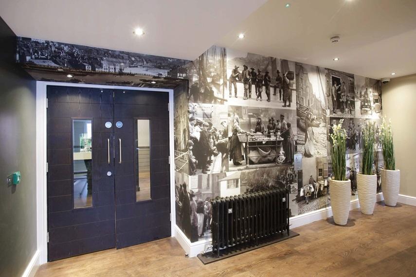The Angel Hotel Wetherspoon Уитби Экстерьер фото
