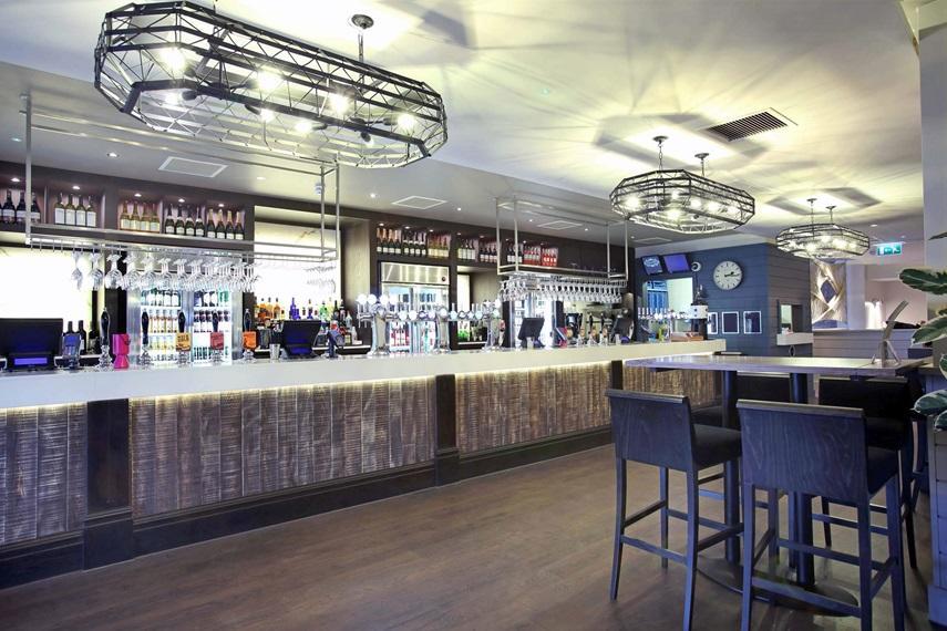 The Angel Hotel Wetherspoon Уитби Экстерьер фото