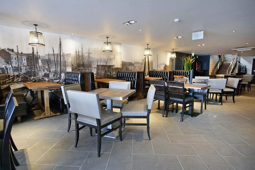 The Angel Hotel Wetherspoon Уитби Экстерьер фото