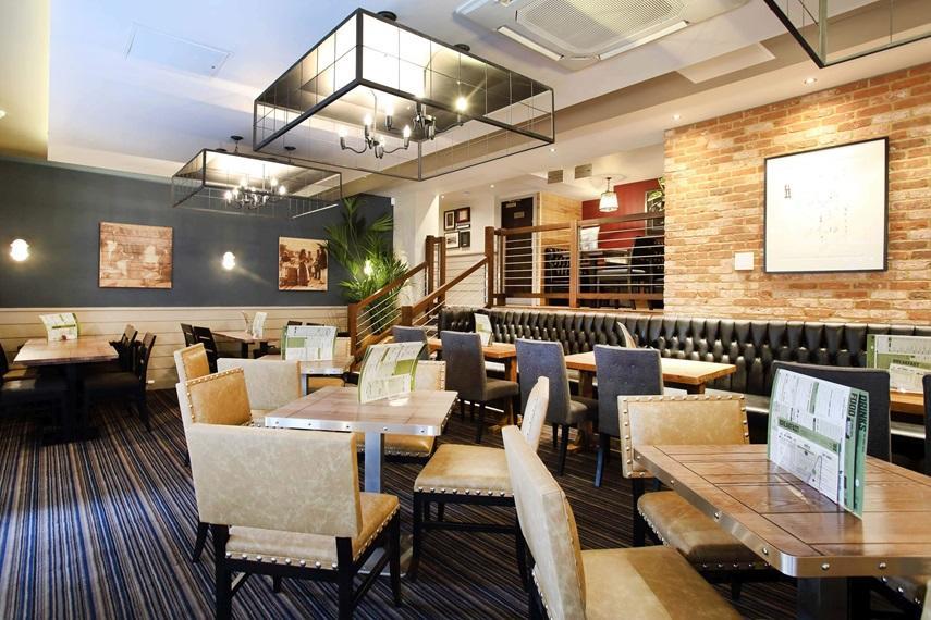The Angel Hotel Wetherspoon Уитби Экстерьер фото