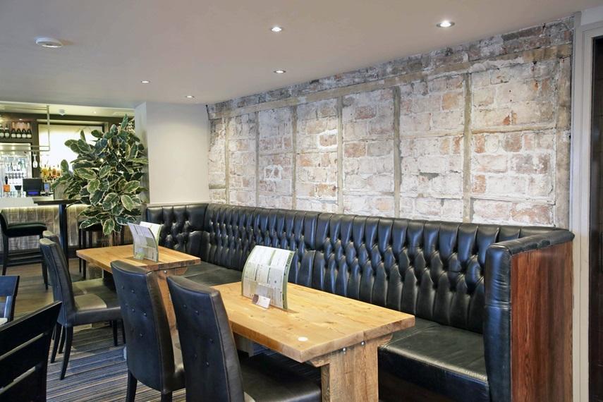 The Angel Hotel Wetherspoon Уитби Экстерьер фото